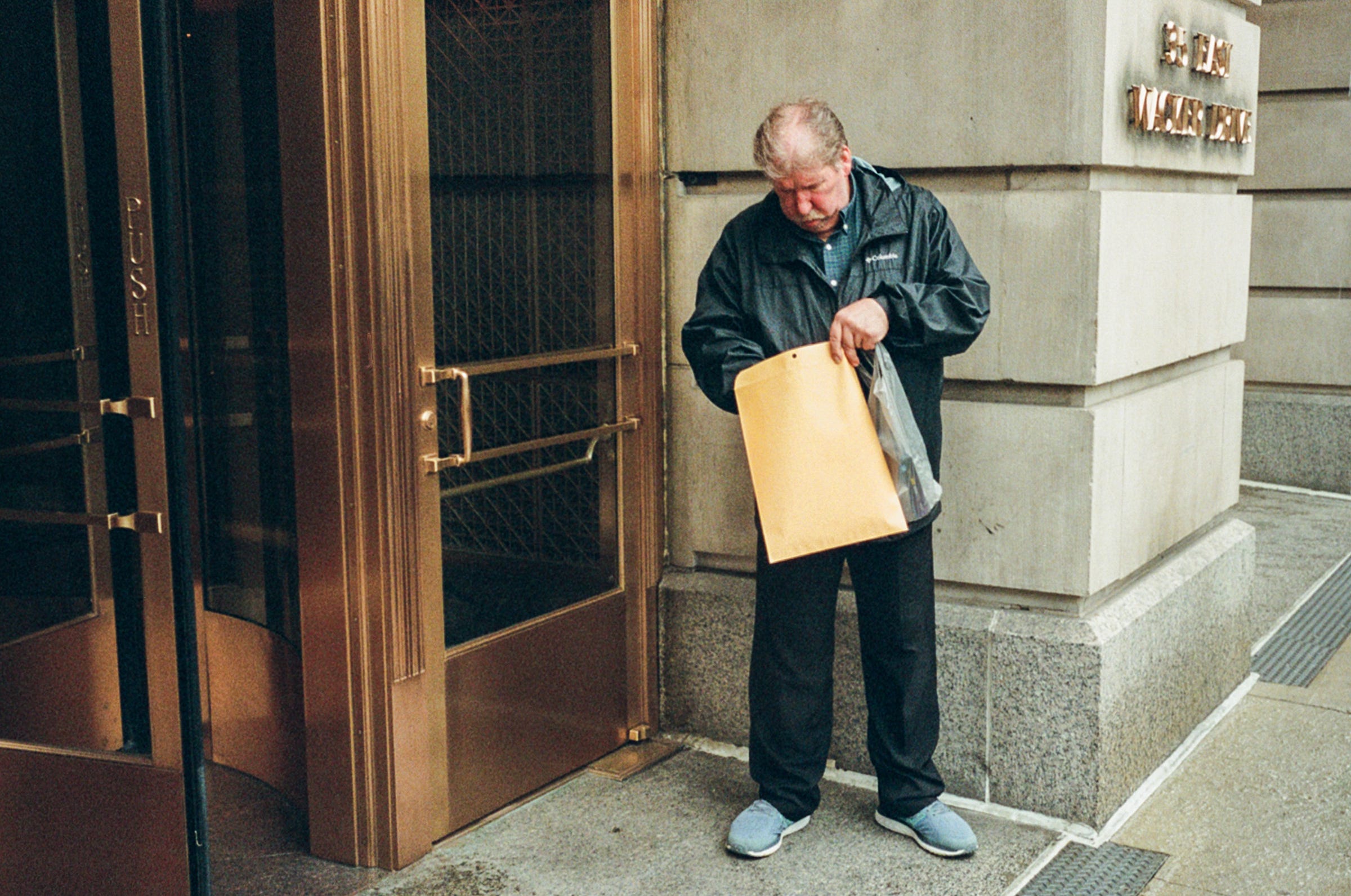 Whatcha got in there? Any chips? Chicago 2023