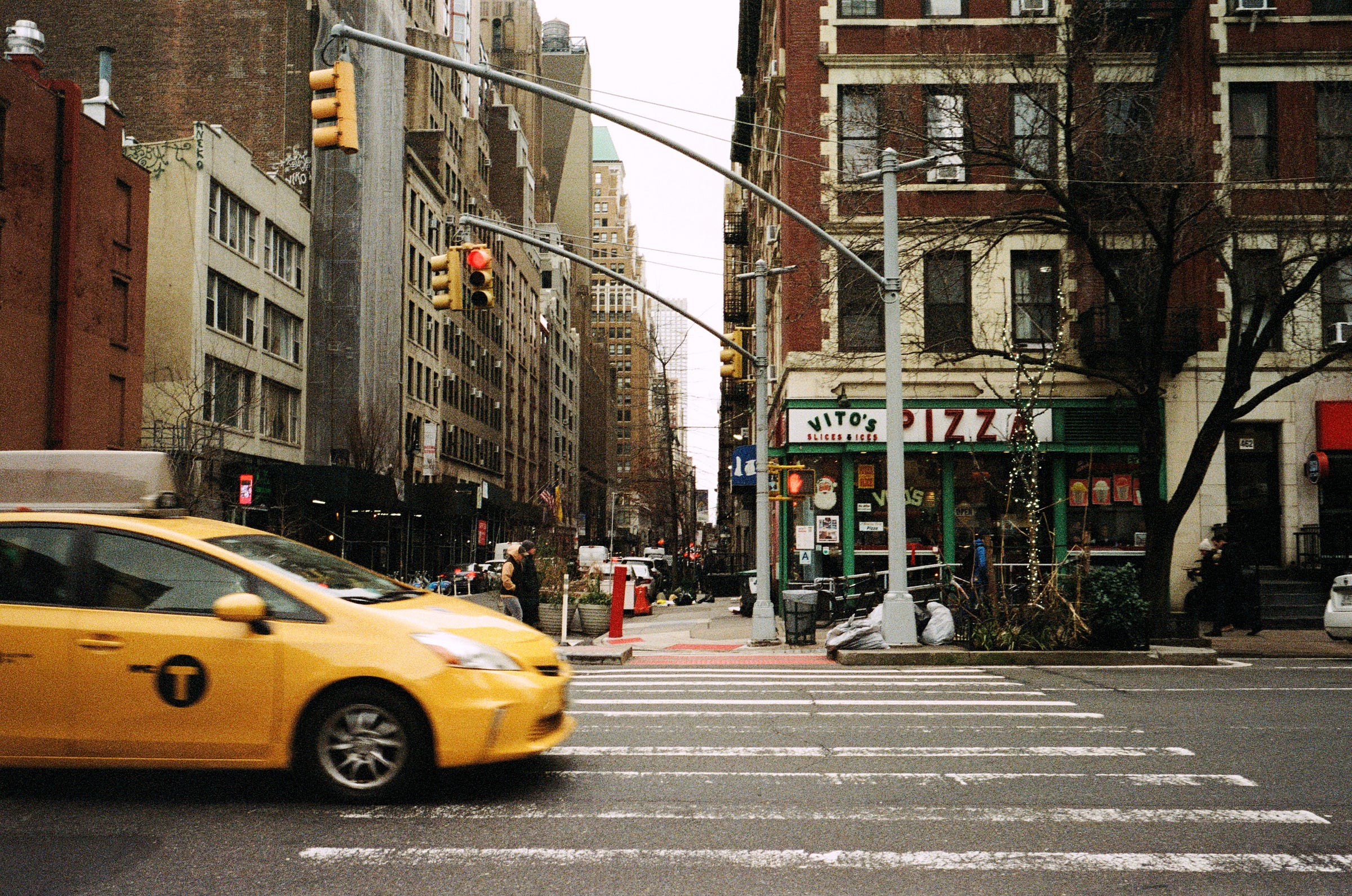 ‘New York Minute’ is what I would title this in art class. Jan 2024